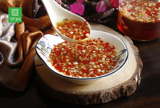 cach-lam-nuoc-mam-chua-ngot-cham-cha-gio