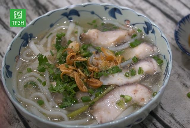 cach-nau-banh-canh-ca-loc-mien-tay