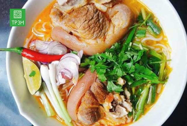 cach-nau-bun-gio-heo-mien-trung