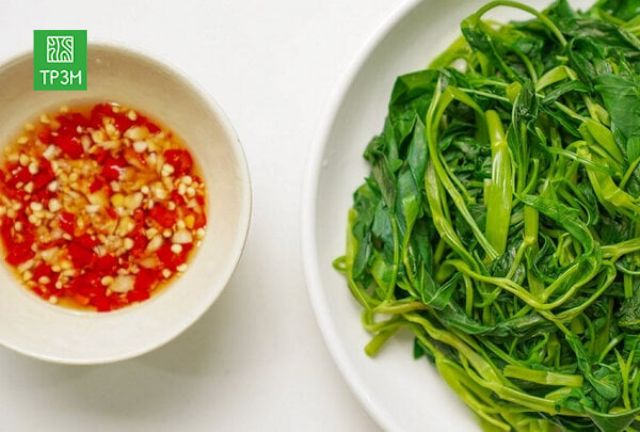 pha-nuoc-cham-rau-muong
